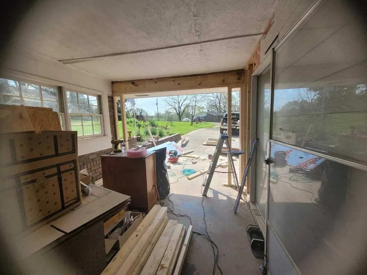 Air movers and dehumidifier for Drying & Dehumidification in Baltimore Highlands